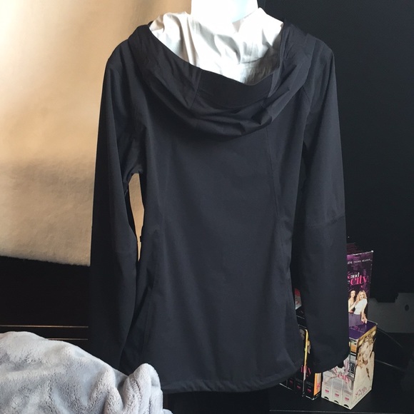 The North Face Dryvent - Picture 2 of 6